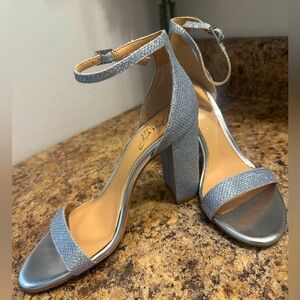 Elegant Silver Ankle Strap Heels jewel Badgley Mischka size 6 new